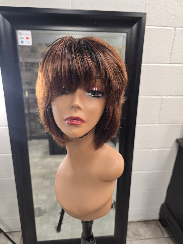 Layered Bob w/ bang 8in -highlights